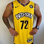 Camiseta Regata NBA Brooklyn Nets 72 Biggie Bed-Stuy Edition Amarela Nike