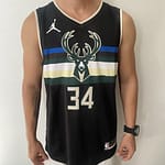 Camiseta Regata Basquete NBA Milwaukee Bucks Giannis Antetokounmpo 34 - Statement Edition Preta 2019 - Jordan