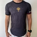 Camisa Portugal 2024 Versão Jogador - Cristiano Ronaldo 7 - Edição Especial GOAT Comma The Siu - Preta