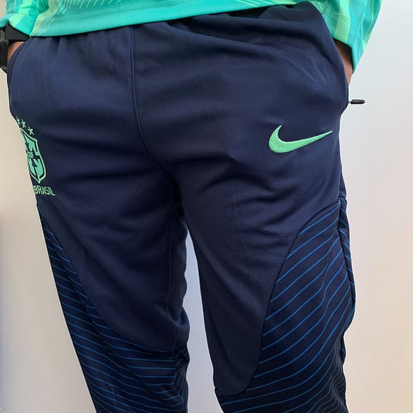 Brasil Conjunto Casaco Jaqueta e Calça Longa 2022 Nike - Imagem 7