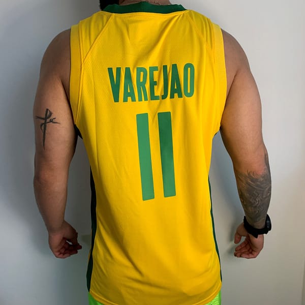 Camiseta Regata Basquete Brasil Anderson Varejão 11 Amarela 2021 Nike - Imagem 8