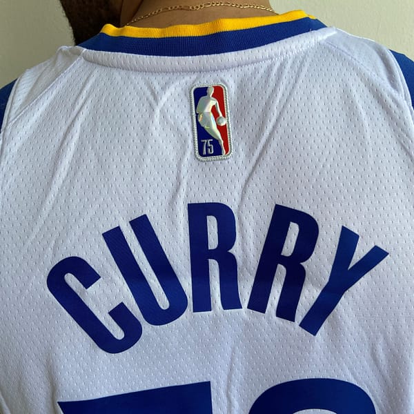 Camiseta Regata NBA Golden State Warriors Curry 30 Association Edition Branca 2022 Nike - Imagem 9