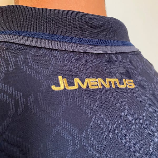 Camisa Juventus Third Versão Jogador 24/2025 Azul Escura Adidas - Imagem 15