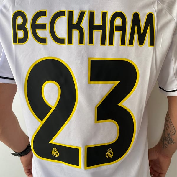 Camisa Retrô Real Madrid Home 2003/2004 - Beckham 23 - Adidas Branca - Imagem 16