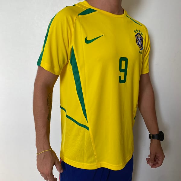 Camisa Retrô Clássica Seleção Brasileira Brasil 2002 - Ronaldo 9 - Nike - Amarela - Imagem 9