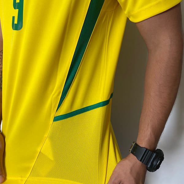Camisa Retrô Clássica Seleção Brasileira Brasil 2002 - Ronaldo 9 - Nike - Amarela - Imagem 10