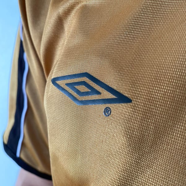 Camisa Retrô Manchester United Away - Dupla-Face - Frente Verso - 2001/2002 - Beckham 7 - Umbro Dourada - Imagem 5