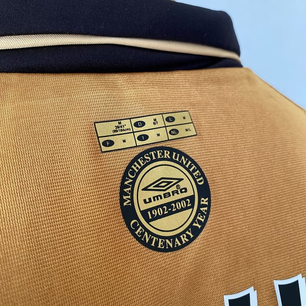 Camisa Retrô Manchester United Away - Dupla-Face - Frente Verso - 2001/2002 - Beckham 7 - Umbro Dourada - Imagem 13