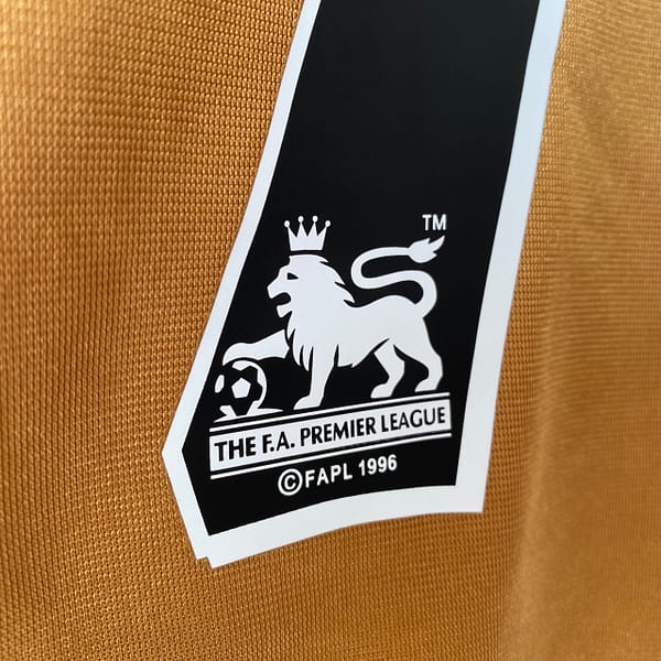 Camisa Retrô Manchester United Away - Dupla-Face - Frente Verso - 2001/2002 - Beckham 7 - Umbro Dourada - Imagem 15