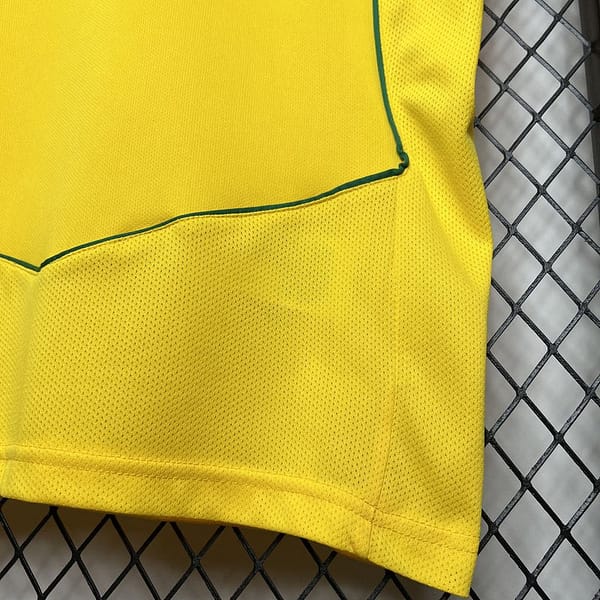 Camisa Retrô Clássica Seleção Brasileira Brasil – Nike – Ronaldinho 10 – Amarela – 2004 – Total 90 - Imagem 20
