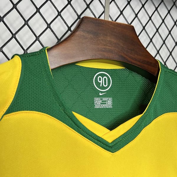 Camisa Retrô Clássica Seleção Brasileira Brasil – Nike – Ronaldinho 10 – Amarela – 2004 – Total 90 - Imagem 17