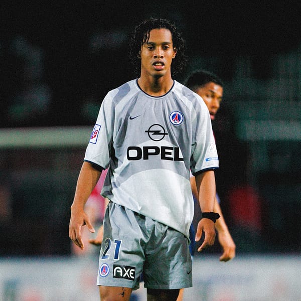 Camisa Retrô Paris Saint-Germain - PSG Away 2001/2002 - Ronaldinho 10 - Nike - Cinza Opel - Imagem 10