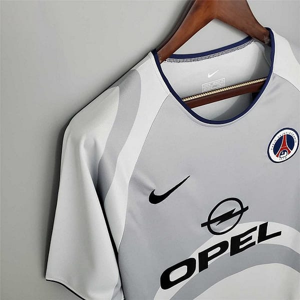 Camisa Retrô Paris Saint-Germain - PSG Away 2001/2002 - Ronaldinho 10 - Nike - Cinza Opel - Imagem 3