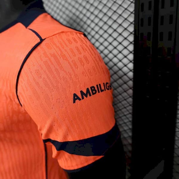 Camisa Barcelona Third Versão Jogador 2025/2026 - Nike - Edição Total 90 - Laranja - Imagem 4