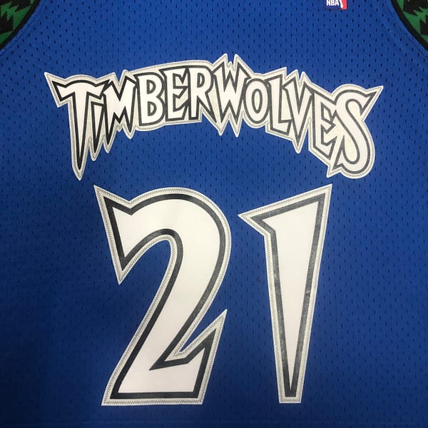 Camiseta Regata NBA Minnesota Timberwolves 21 Kevin Garnett Mitchell & Ness Azul 2003/04 - Imagem 2