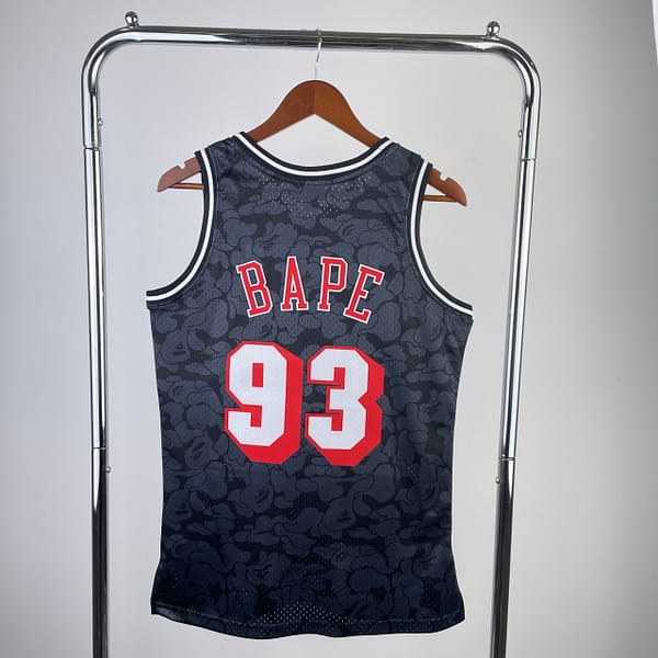 Camiseta Regata NBA Miami Heat BAPE Mitchell & Ness Preta 1993 - Imagem 2