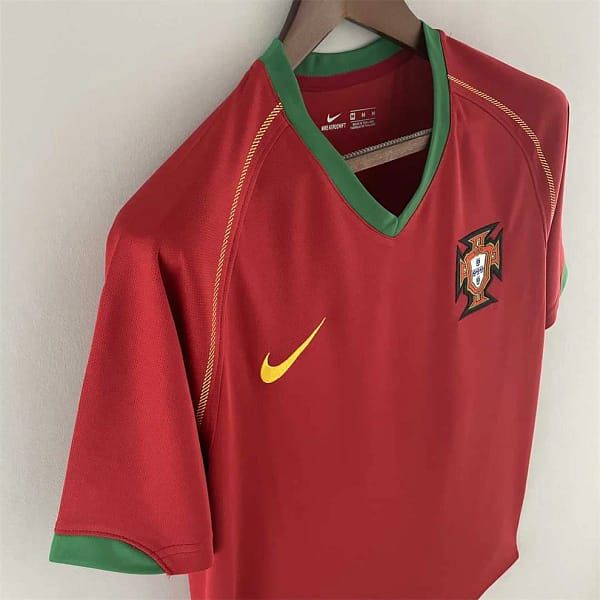 Camisa Retrô Clássica Seleção Portugal Home 2006 Vermelha Nike - Imagem 3