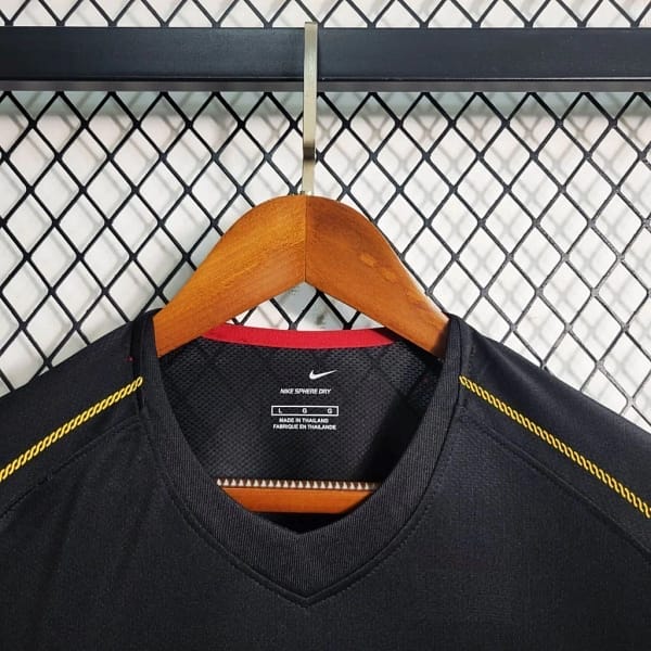 Camisa Retrô Clássica Seleção Portugal Away 2006 Preta Nike - Imagem 2