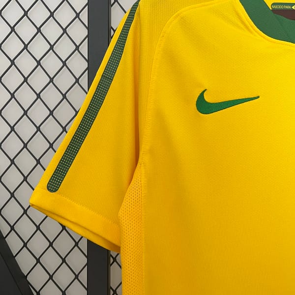 Camisa Retrô Clássica Seleção Brasileira Home - Brasil Amarelo – 2010/11 Nike - Imagem 4