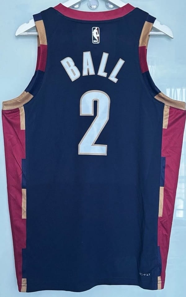 Camiseta Regata Basquete NBA Cleveland Cavaliers Classic Edition Azul 25/2026 Nike - Imagem 2